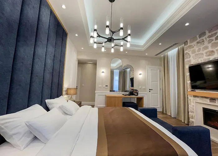 Hive Luxury Suites By Mn Property