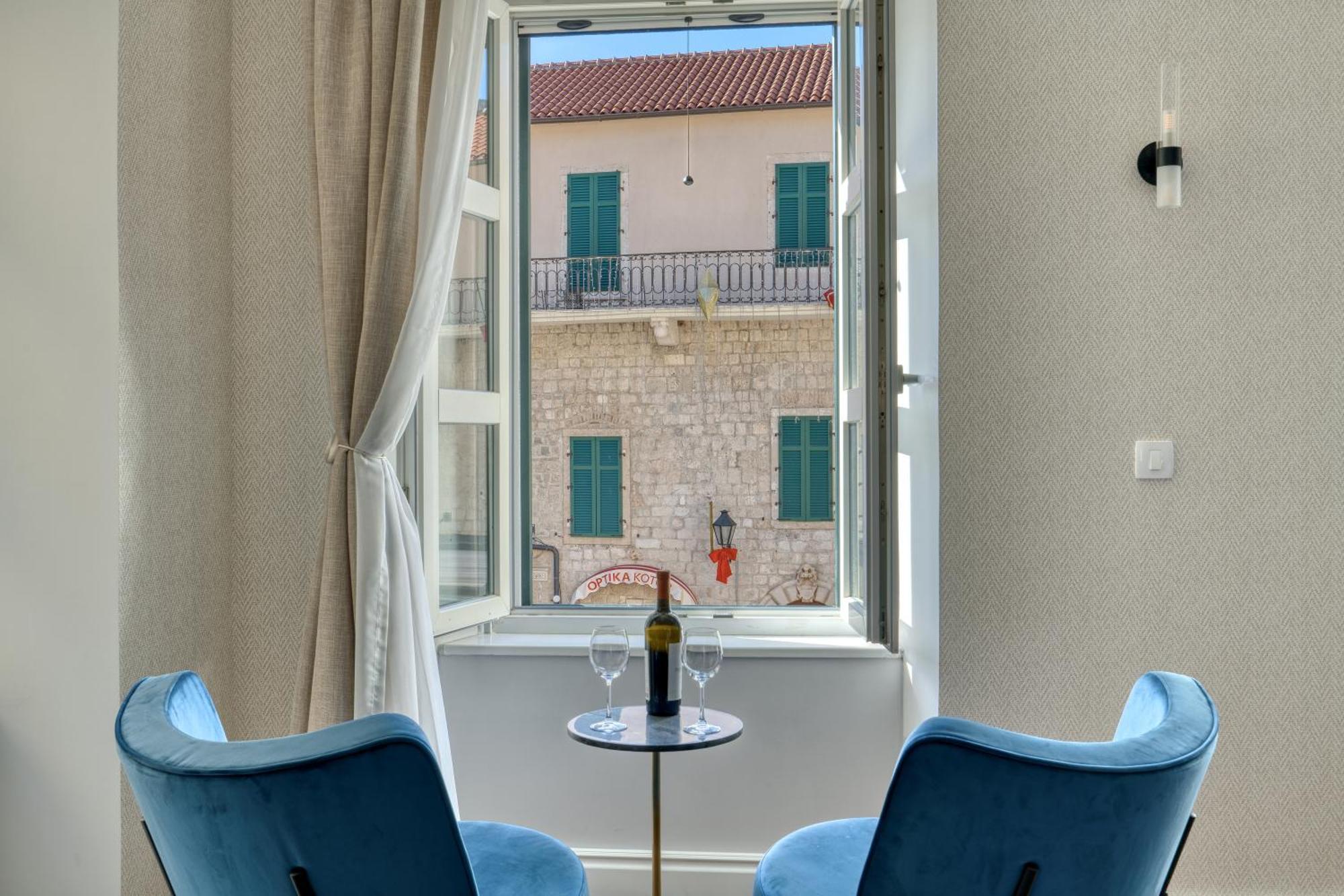 Hive Luxury By Mn * Kotor