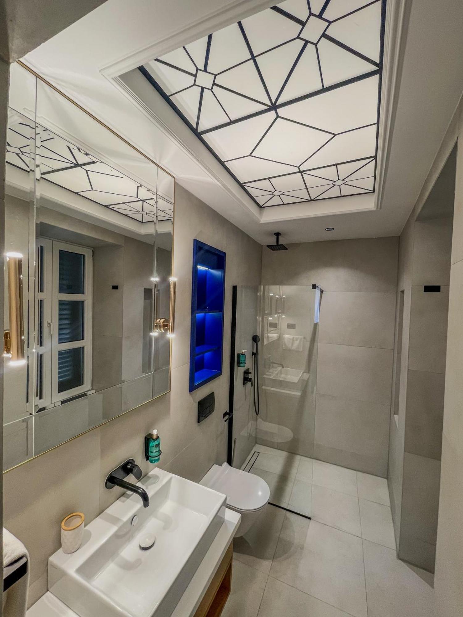 Hive Luxury By Mn * Kotor