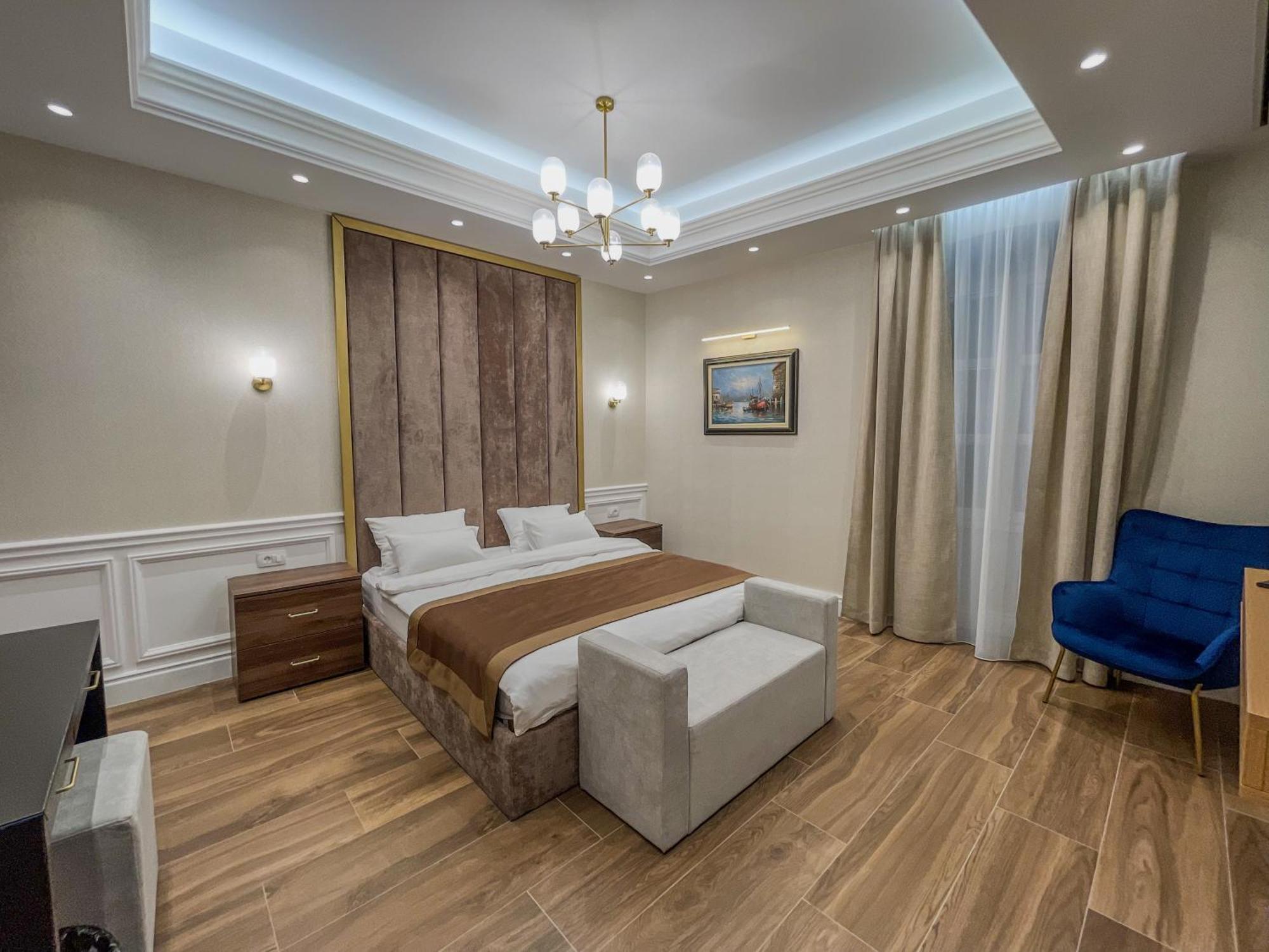 Hive Luxury By Mn